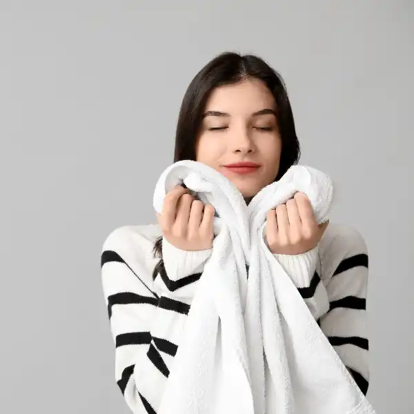 Young Woman With Fresh Towel 600X600 (1)
