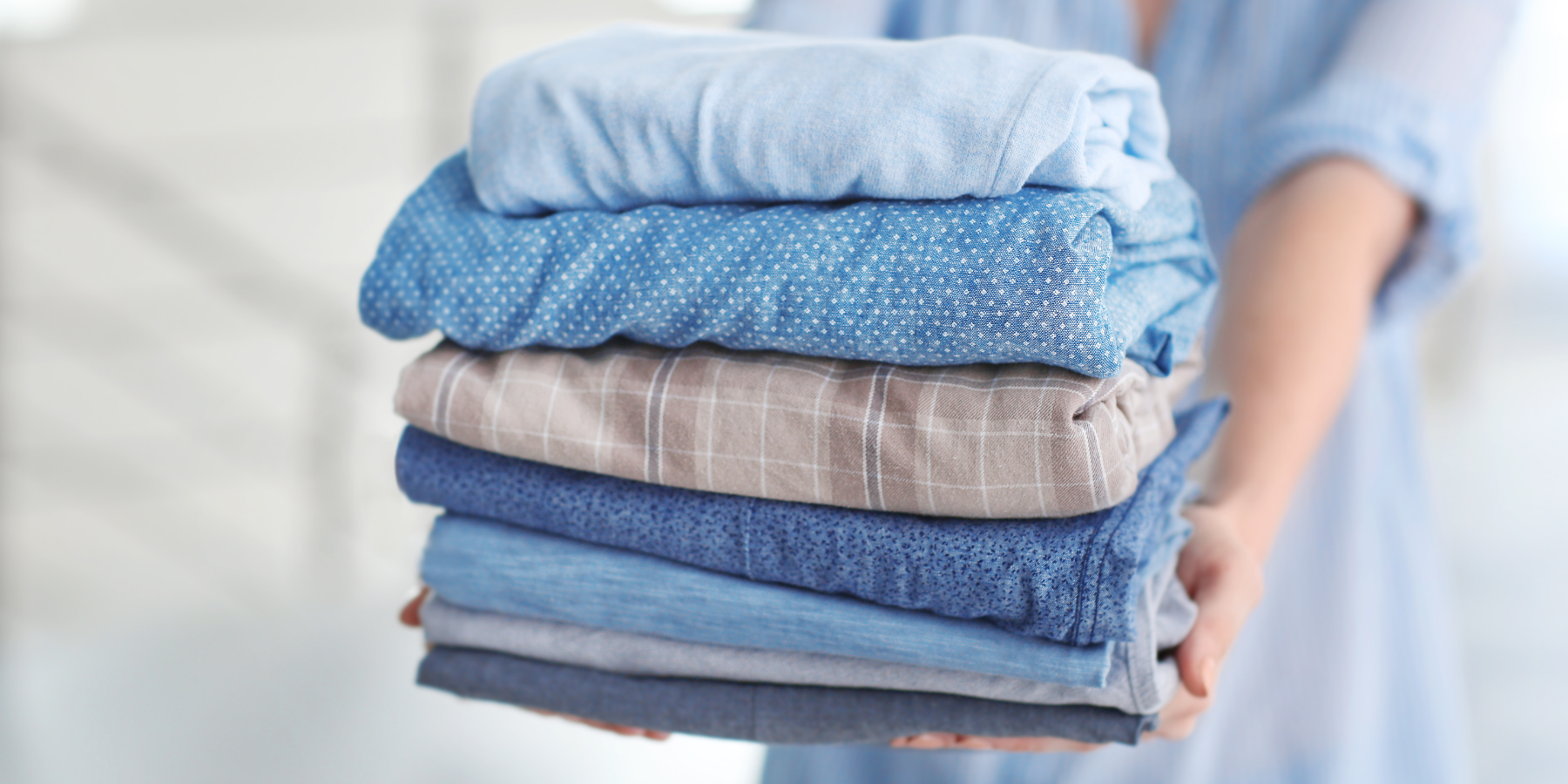 Wash And Fold In Blue Tones 1800X900